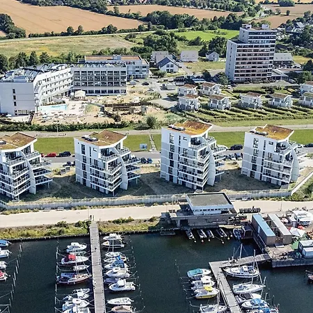 6 Personen In شقة